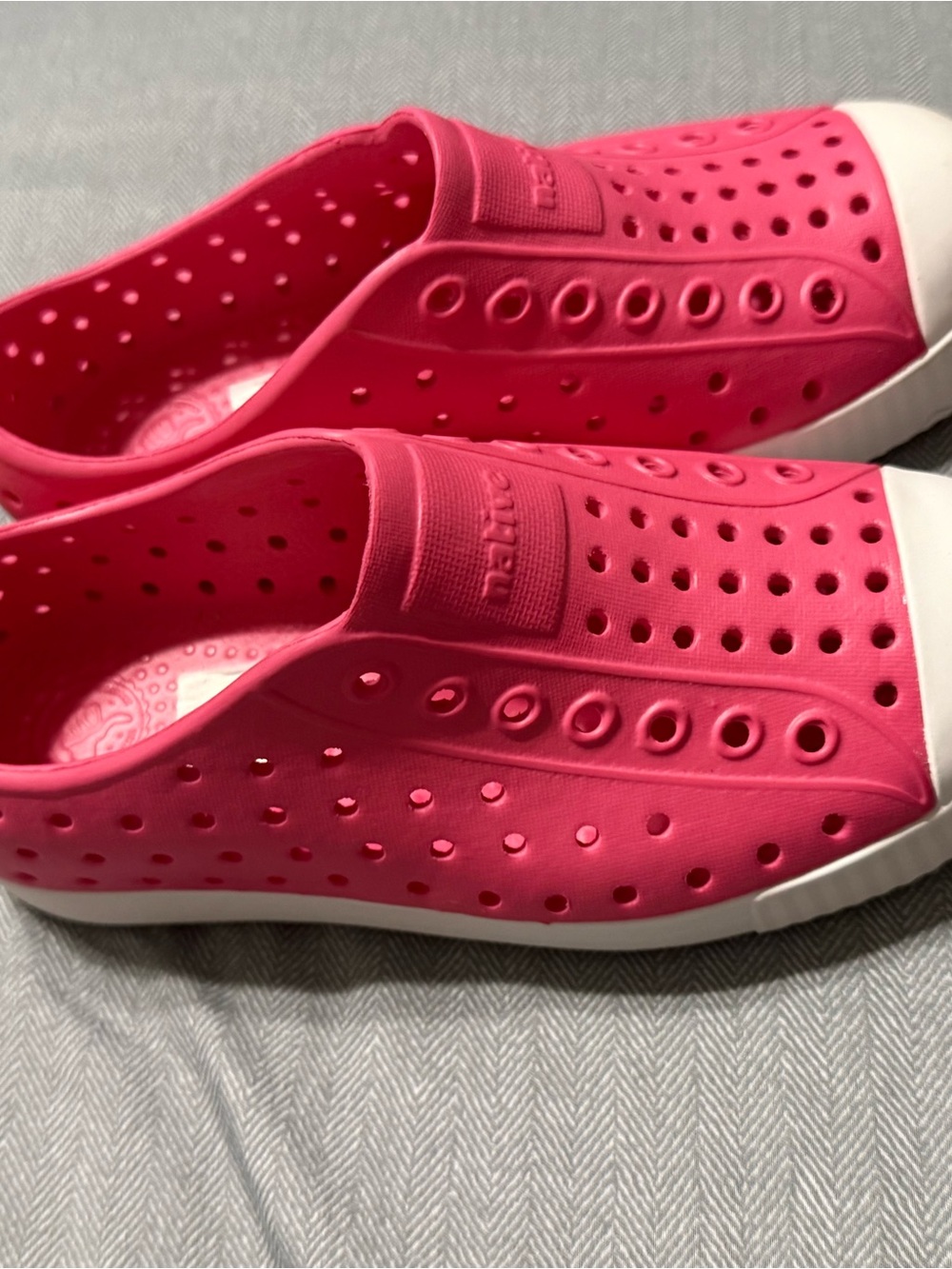 NWT Native Jefferson Slip-On Sneakers — Bright Pink with White toe, size 12